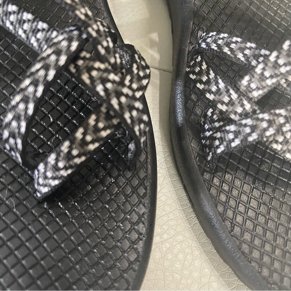 Chaco ZX/2 women’s Sandals black and white size 10 GUC - Picture 2 of 9